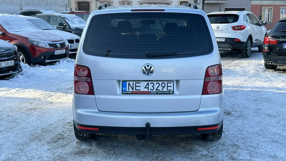 VOLKSWAGEN Touran -