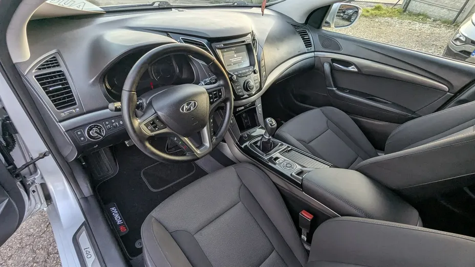 HYUNDAI i40 -