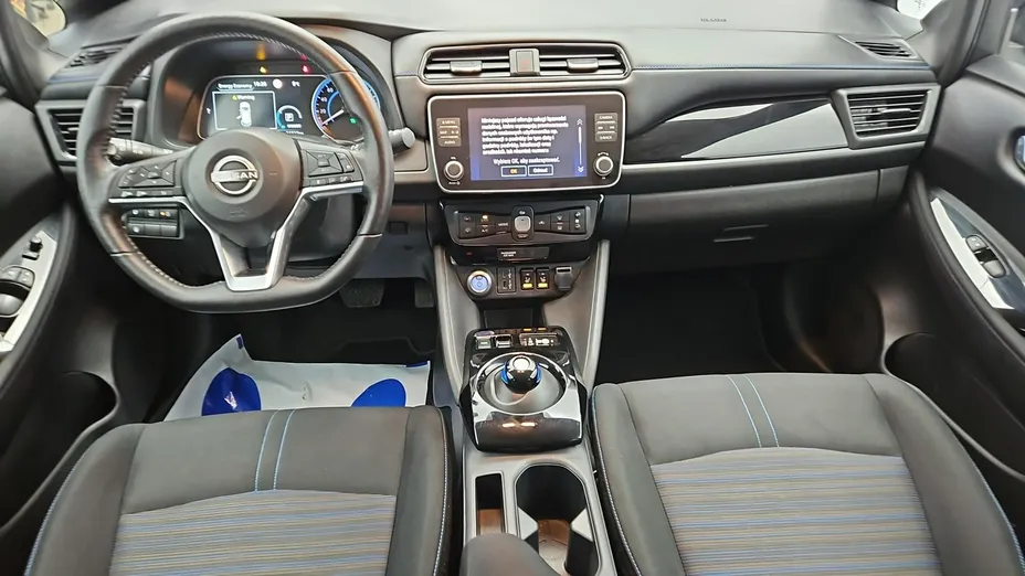 NISSAN Leaf -