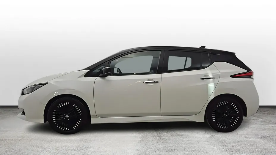 NISSAN Leaf -