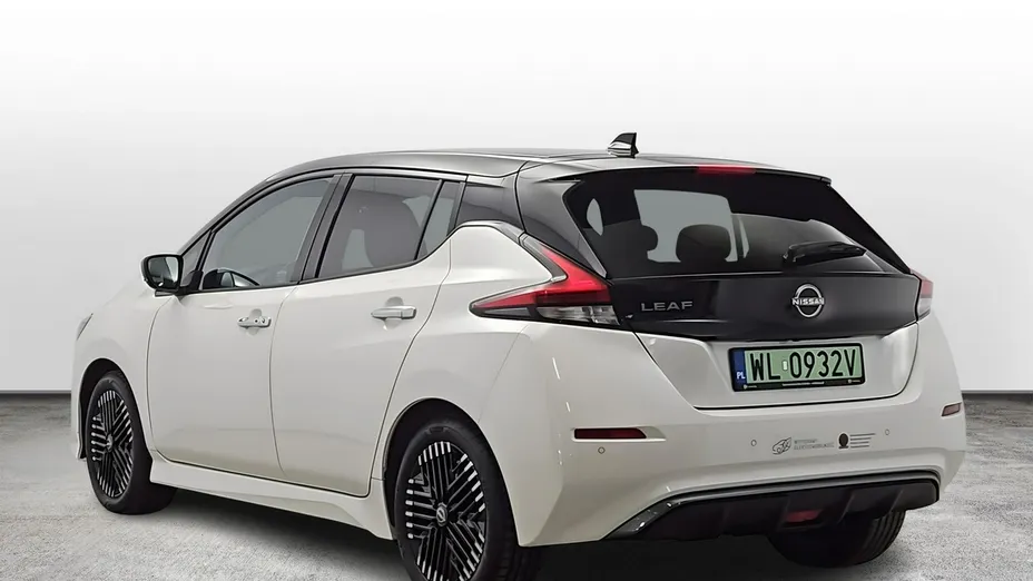 NISSAN Leaf -