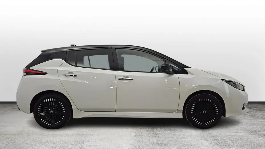 NISSAN Leaf -