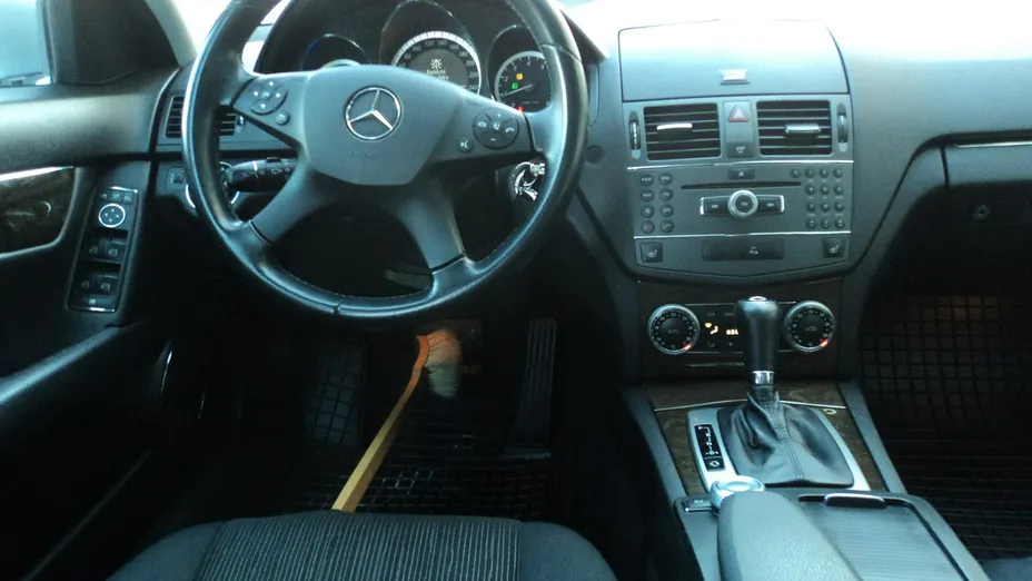MERCEDES-BENZ C Klasa -