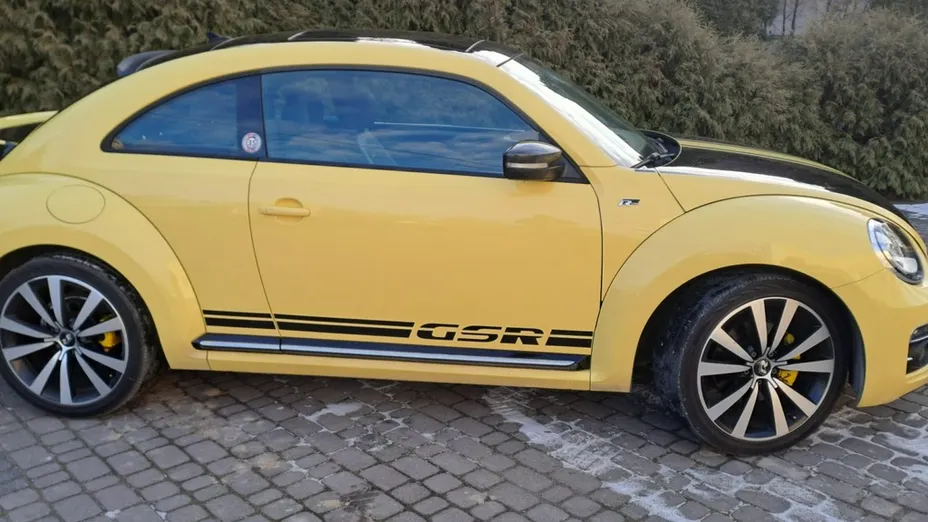 VOLKSWAGEN Beetle -