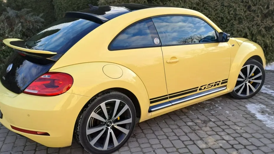 VOLKSWAGEN Beetle -