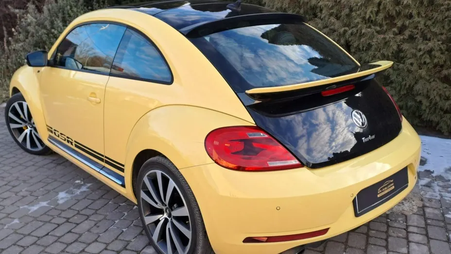 VOLKSWAGEN Beetle -