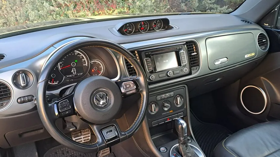 VOLKSWAGEN Beetle -