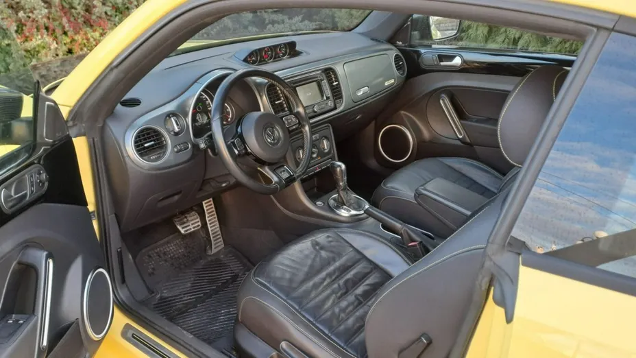 VOLKSWAGEN Beetle -