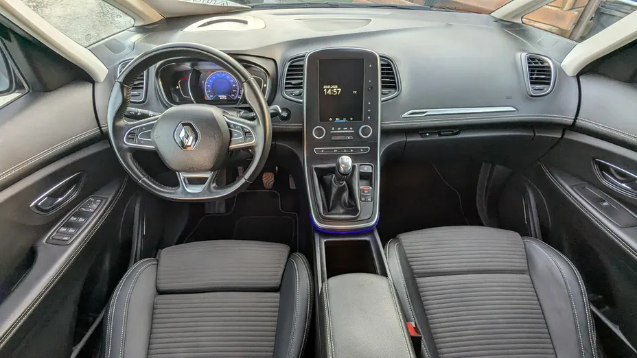 RENAULT Scenic -