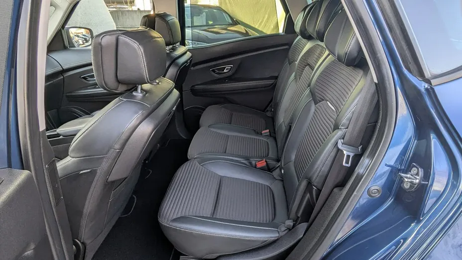 RENAULT Scenic -