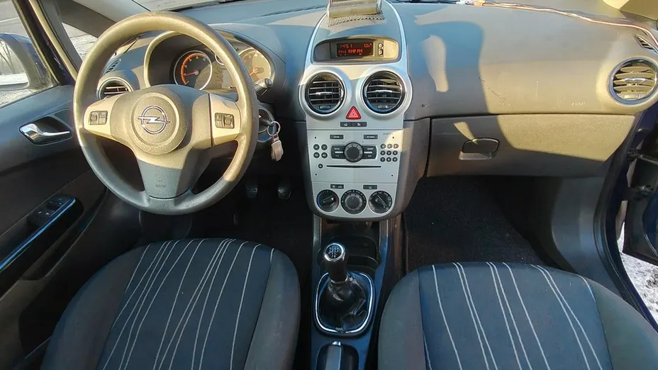 OPEL Corsa -