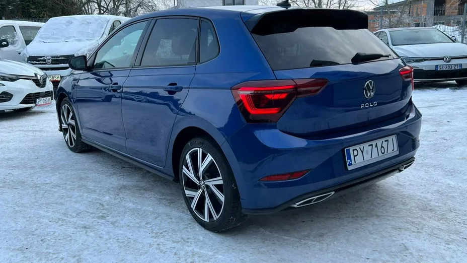 VOLKSWAGEN Polo -