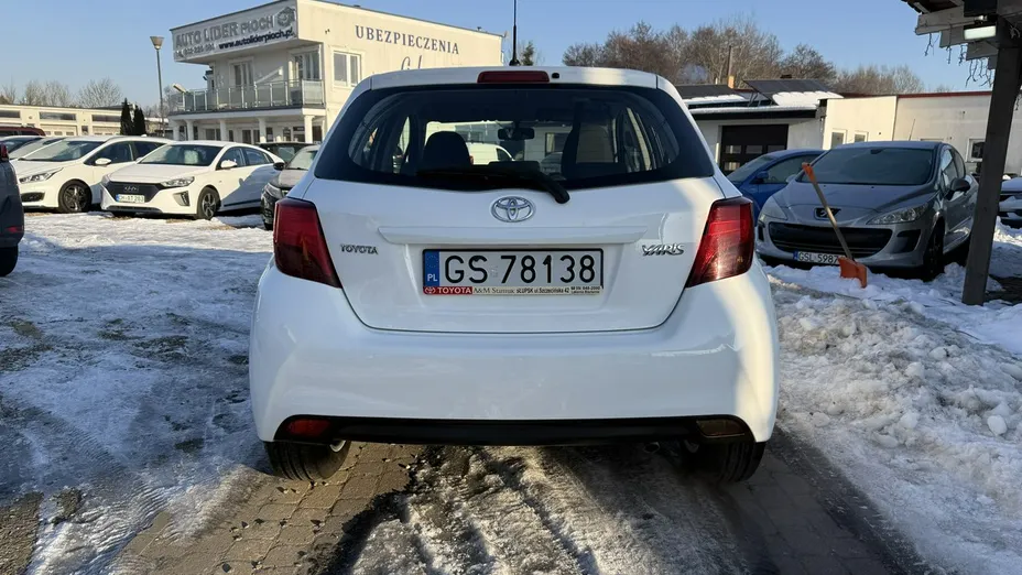 TOYOTA Yaris -