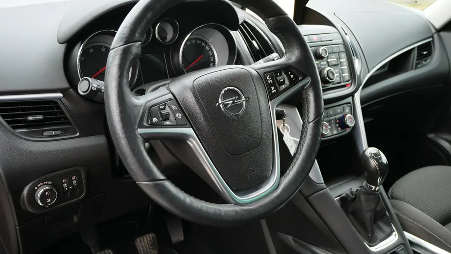 OPEL Zafira -