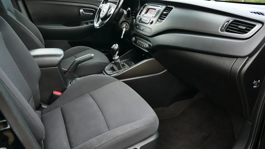 KIA Carens -