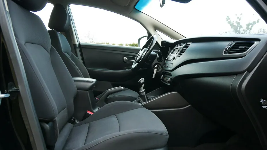KIA Carens -