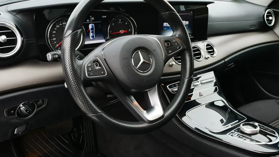 MERCEDES-BENZ E Klasa -