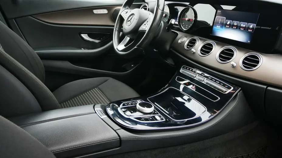 MERCEDES-BENZ E Klasa -