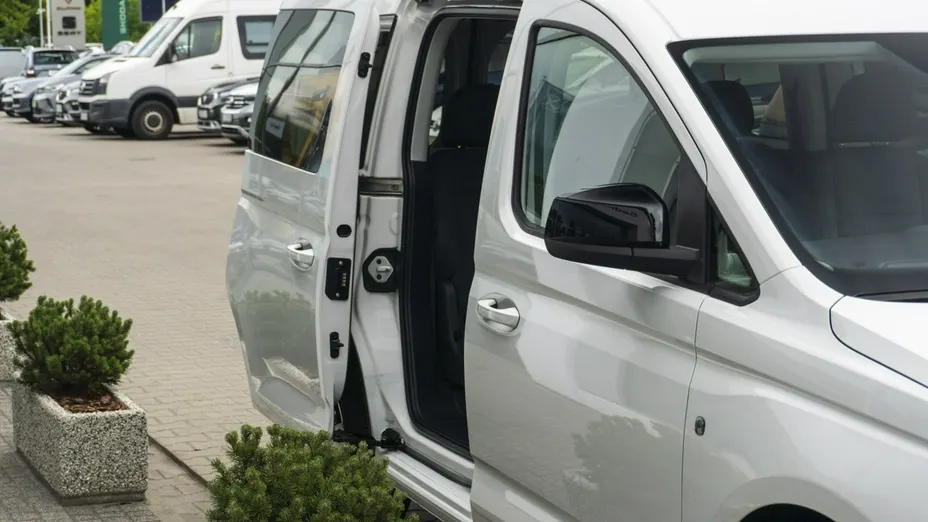 VOLKSWAGEN Caddy -