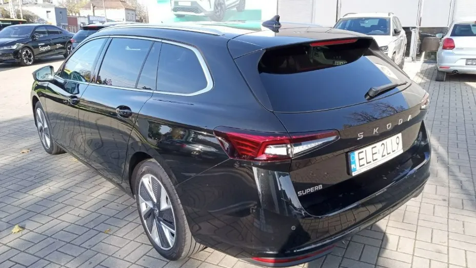 SKODA Superb -