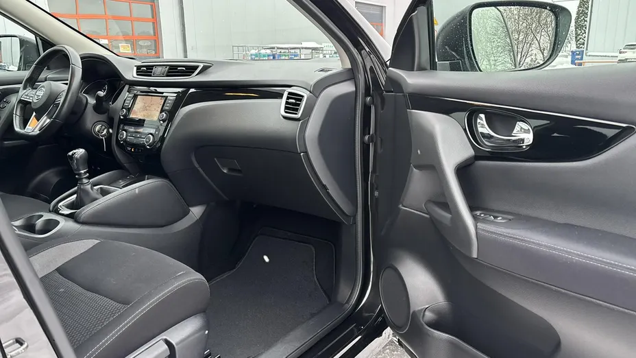 NISSAN Qashqai -