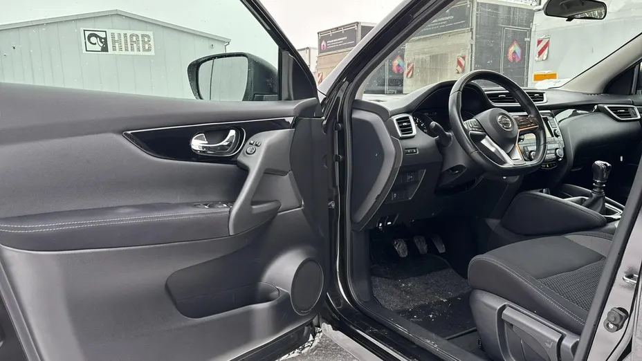 NISSAN Qashqai -