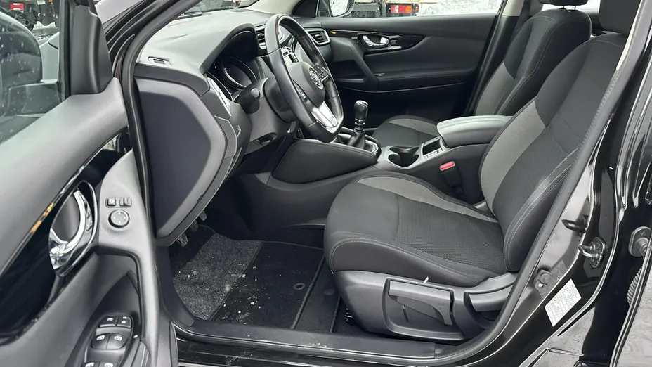 NISSAN Qashqai -