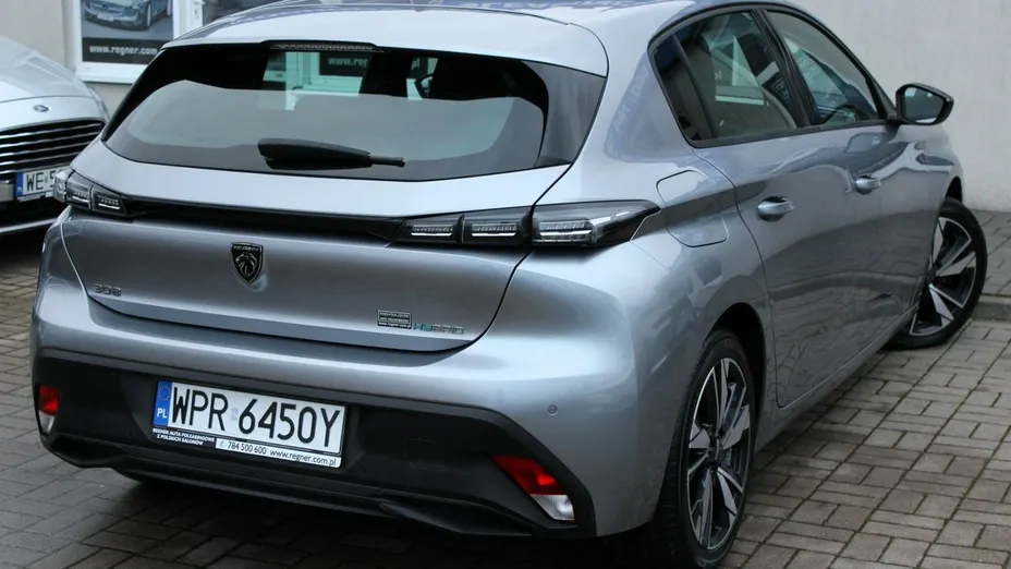PEUGEOT 308 -