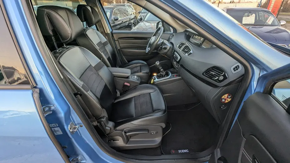 RENAULT Scenic -