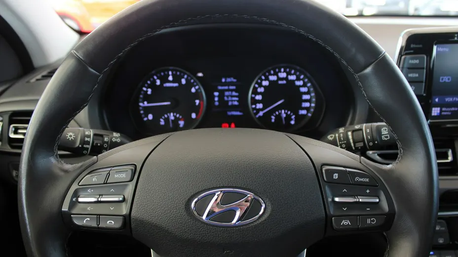 HYUNDAI i30 -