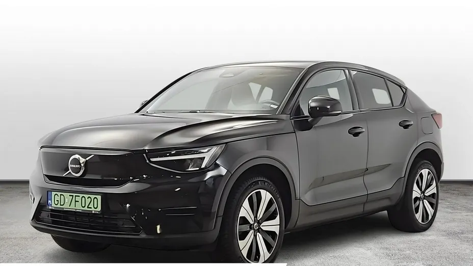 VOLVO C40 -