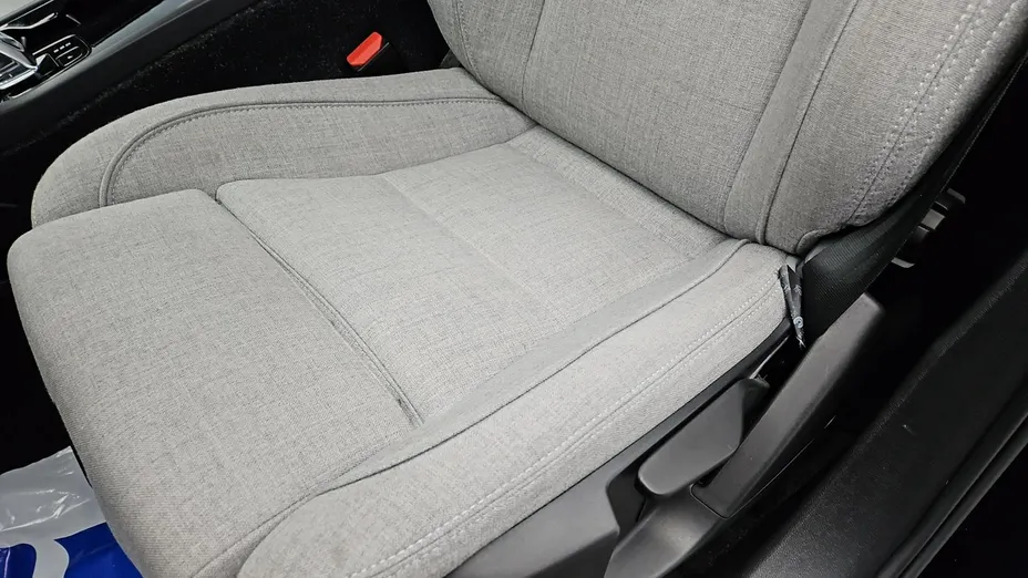 VOLVO C40 -