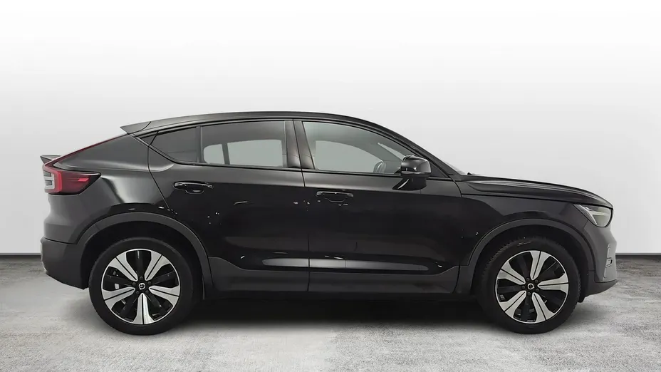 VOLVO C40 -