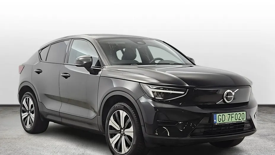 VOLVO C40 -