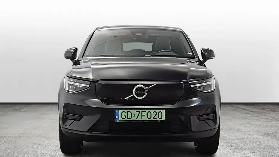 VOLVO C40 -