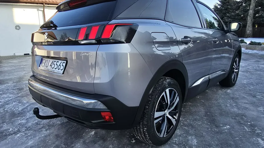 PEUGEOT 3008 -