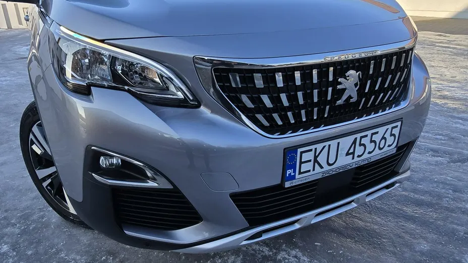 PEUGEOT 3008 -