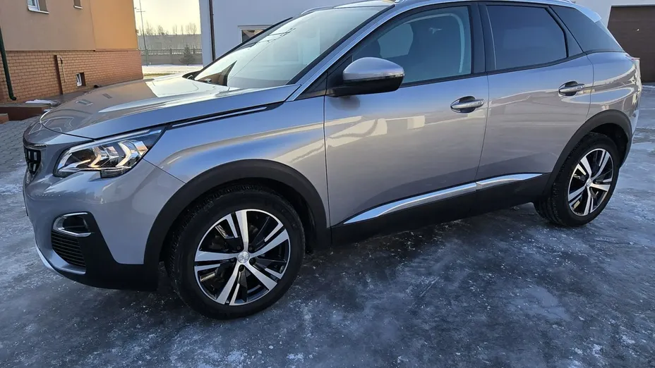 PEUGEOT 3008 -