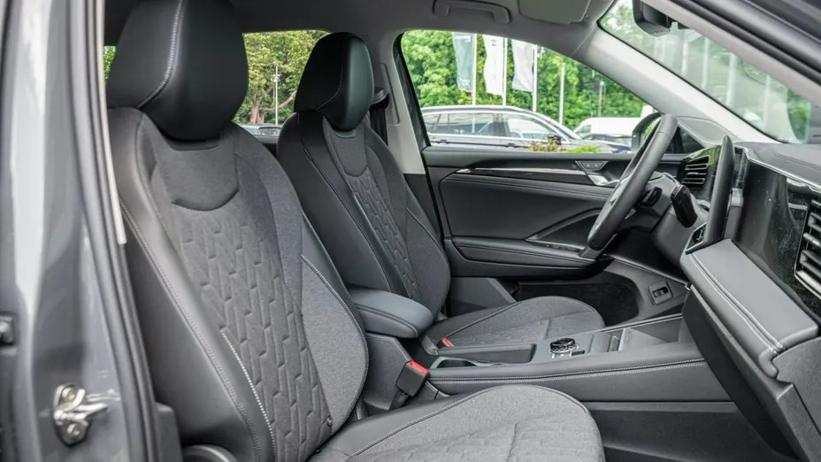VOLKSWAGEN Tiguan -
