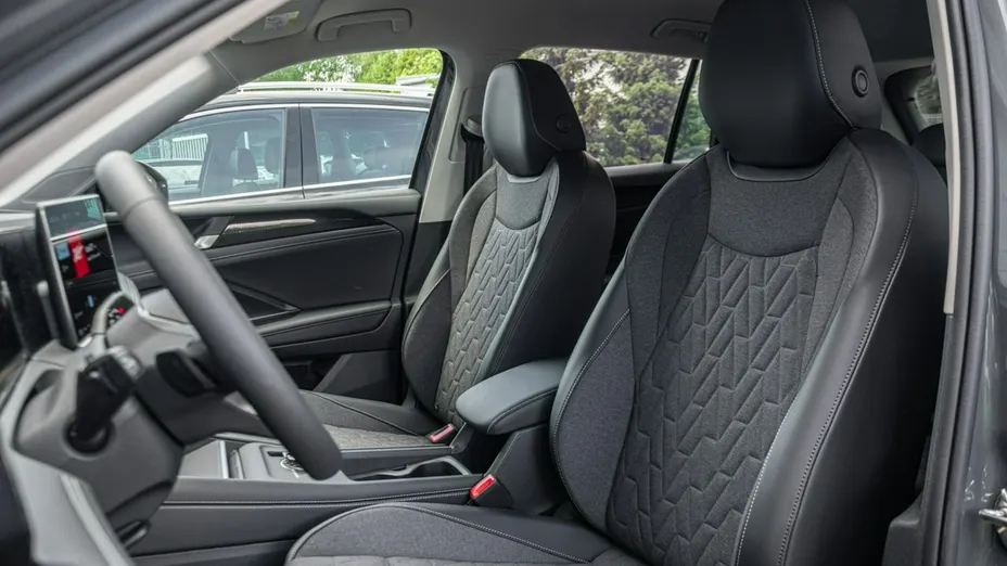 VOLKSWAGEN Tiguan -