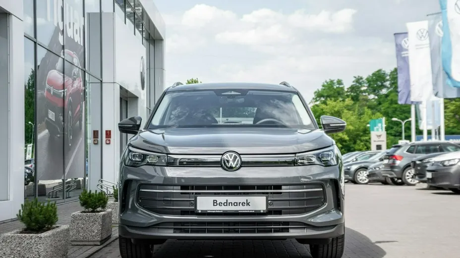 VOLKSWAGEN Tiguan -