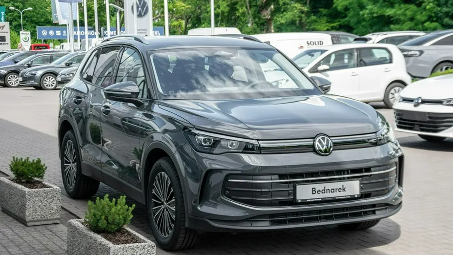 VOLKSWAGEN Tiguan -