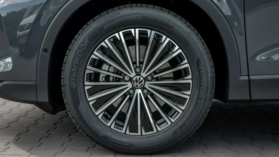 VOLKSWAGEN Tiguan -