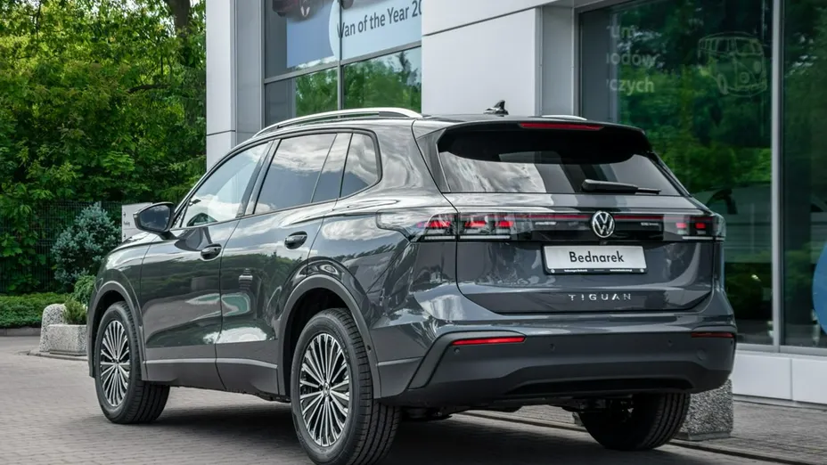 VOLKSWAGEN Tiguan -