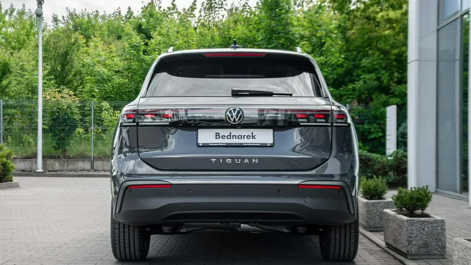 VOLKSWAGEN Tiguan -