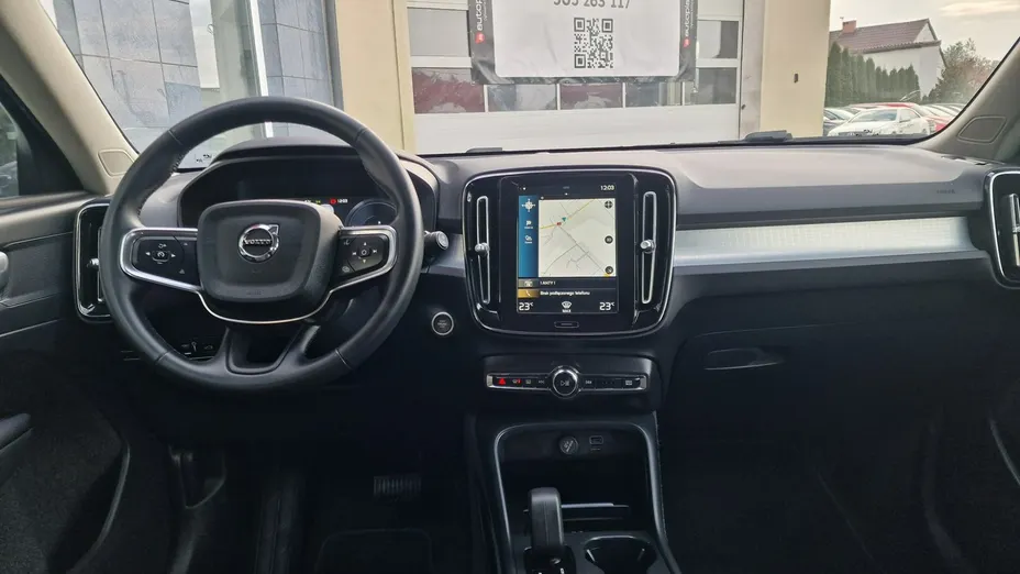 VOLVO XC40 -