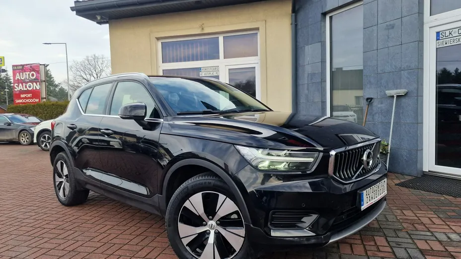 VOLVO XC40 -