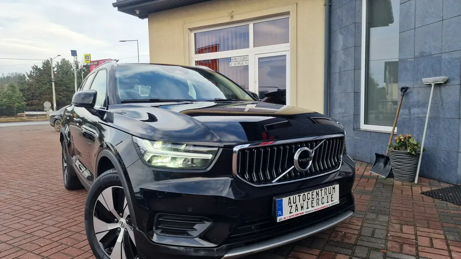 VOLVO XC40 -