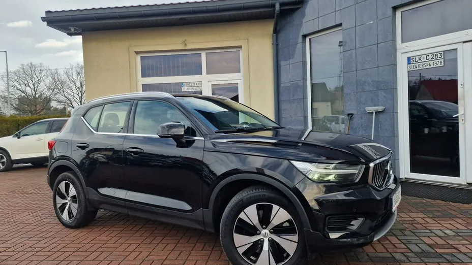 VOLVO XC40 -