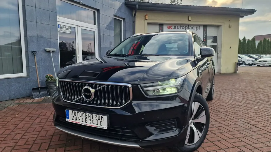 VOLVO XC40 -